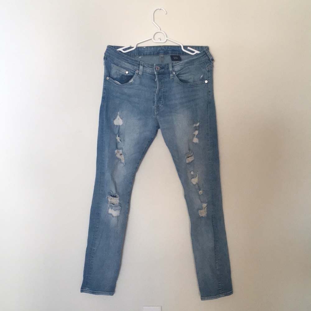 H&M Light Blue Distressed Skinny Low Waist Jean’s
